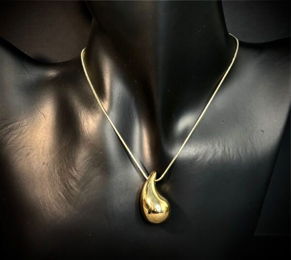 Stainless steel chain with teardrop pendant - Image 3