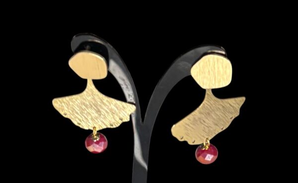 Brass earrings with Red facet beads - Image 2